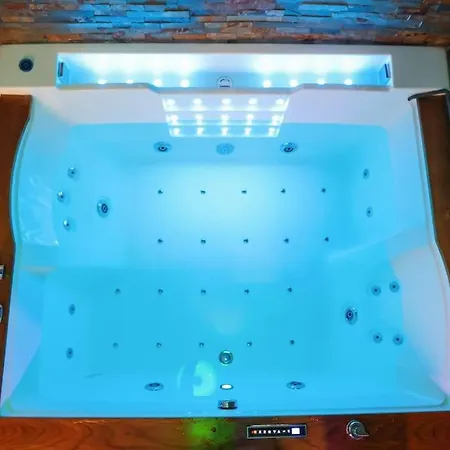 Apartment Les Bulles Medievales - Escape Game Erotique Et Romantique - Jaccuzi Et Sauna