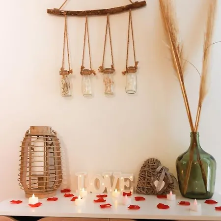 Apartment Les Bulles Medievales - Escape Game Erotique Et Romantique - Jaccuzi Et Sauna *