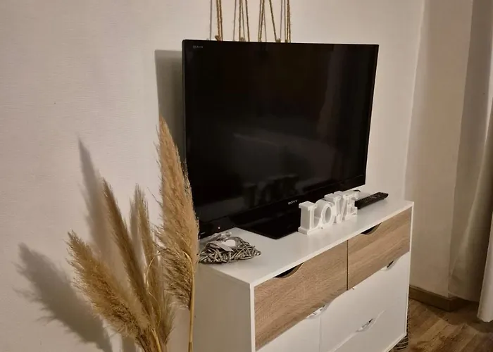 Et Sauna Privatif - Terrasse - Proche Cite Medievale アパート *